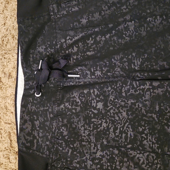 Calvin Kline black athletic performance joggers size medium camo design - Picture 4 of 10